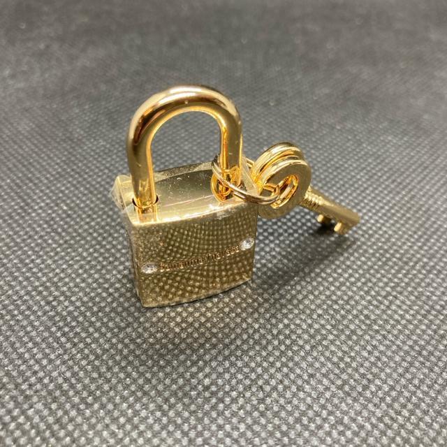  Samantha Thavasa T}T^oT 싞  uh 