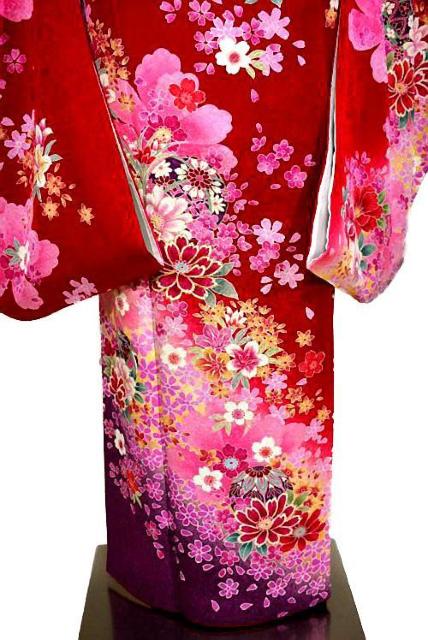 振袖 中古 最高峰 新品同様 暈し染め 金彩 金駒シシュウ シシュウ 花手毬文 花柄 身丈170.5cm 裄丈68cm T3688 < 女性ファッション 振袖 中古 最高峰 新品同様 暈し染め 金彩 金駒シシュウ シシュウ 花手毬文 花柄 身丈170.5cm 裄丈68cm T3688 < 女性ファッションの