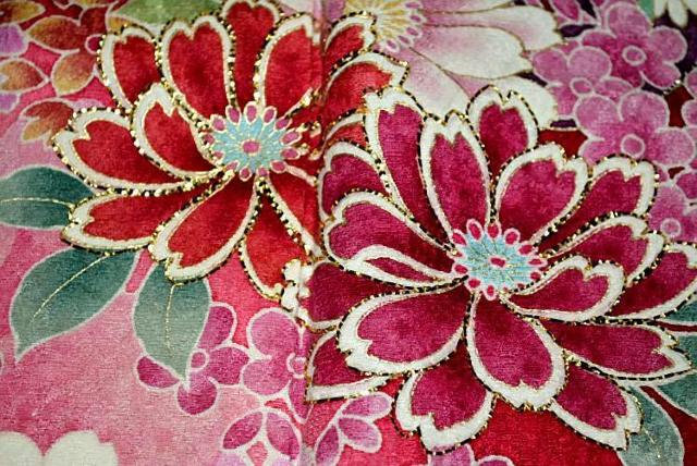 振袖 中古 最高峰 新品同様 暈し染め 金彩 金駒シシュウ シシュウ 花手毬文 花柄 身丈170.5cm 裄丈68cm T3688 < 女性ファッション 振袖 中古 最高峰 新品同様 暈し染め 金彩 金駒シシュウ シシュウ 花手毬文 花柄 身丈170.5cm 裄丈68cm T3688 < 女性ファッションの