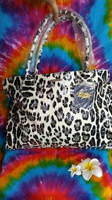 高級クロコ型押&レオパ豹柄★デカトートバッグ★キティ < 女性ファッション  高級クロコ型押&レオパ豹柄★デカトートバッグ★キティ  < 女性ファッションの