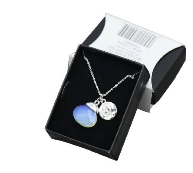 新品・箱入AVONアンティーク調 蠍座オーロラストーンネックレス < 女性アクセサリー/時計  新品・箱入AVONアンティーク調 蠍座オーロラストーンネックレス < 女性アクセサリー/時計の