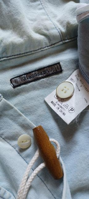 ★【Giacometti.】ジャコメッティ☆水色ブリーチ加工爽やかお洒落可愛い♪フード付き木製ボタン綿コットン長袖シャツジャケット < 男性ファッション  ★【Giacometti.】ジャコメッティ☆水色ブリーチ加工爽やかお洒落可愛い♪フード付き木製ボタン綿コットン長袖シャツジャケット < 男性ファッションの