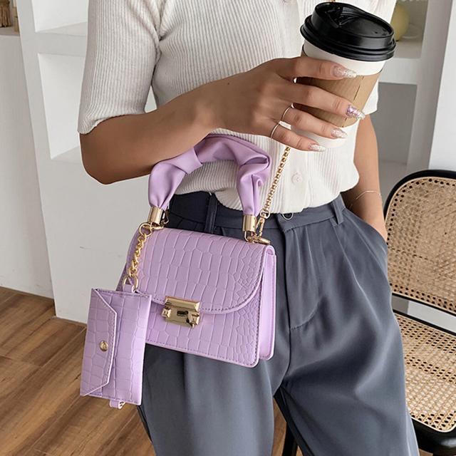 送料無料 新品 クロコ型押しショルダーバッグ ポーチ付き < 女性ファッション  送料無料 新品 クロコ型押しショルダーバッグ ポーチ付き < 女性ファッションの