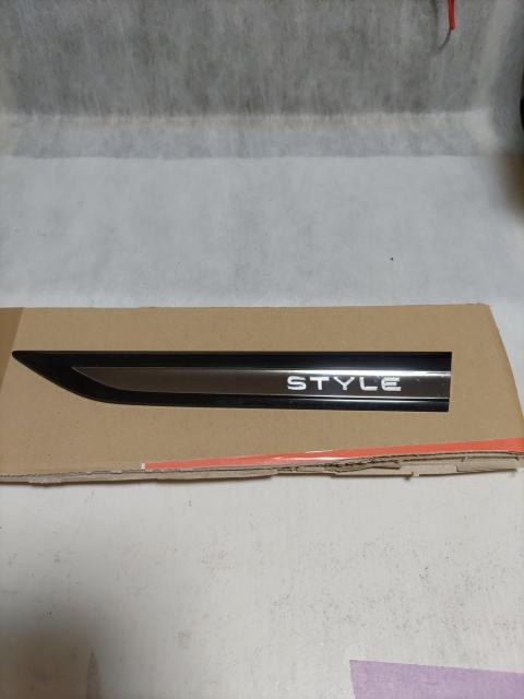 ※フォルクスワーゲン「純正フェンダーエンブレム」品番5H0853688N/L < 自動車/バイク ※フォルクスワーゲン「純正フェンダーエンブレム」品番5H0853688N/L < 自動車/バイク