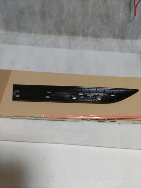 ※フォルクスワーゲン「純正フェンダーエンブレム」品番5H0853688N/L < 自動車/バイク ※フォルクスワーゲン「純正フェンダーエンブレム」品番5H0853688N/L < 自動車/バイク