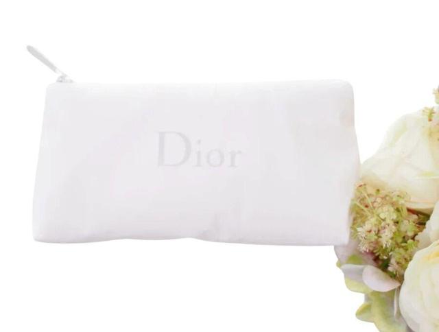 クリスチャンディオール ノベルティ コスメポーチ ホワイト ホログラムロゴ Dior ビューティー【正規品】 < ブランド クリスチャンディオール ノベルティ コスメポーチ ホワイト ホログラムロゴ Dior ビューティー【正規品】 < ブランドの