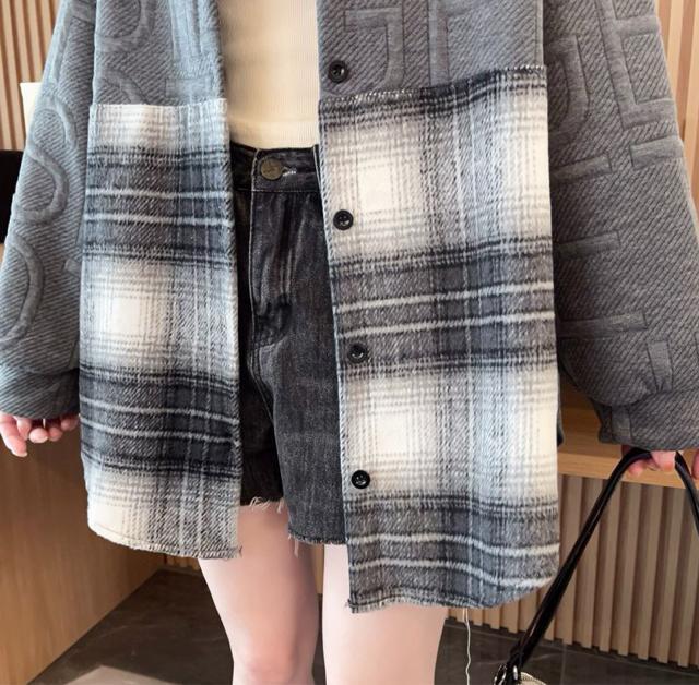 エンボス加工 英字柄 起毛素材チェック柄切り替え 前開きシャツ グレー 大きいサイズ < 女性ファッション エンボス加工 英字柄 起毛素材チェック柄切り替え 前開きシャツ グレー 大きいサイズ < 女性ファッションの