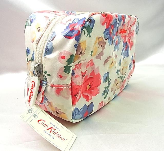 ���K�i�E���g�p�^�O�t Cath Kidston �L���X�L�b�h�\���@�t�����[�� �|�[�`�@�L�����o�XPVC���H(1) �� �u�����h�� 