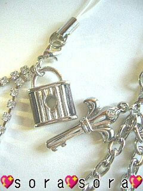 LOVE.二人の愛《鍵&鍵穴》ペア携帯ストラップ < 家電/AV LOVE.二人の愛《鍵&鍵穴》ペア携帯ストラップ < 家電/AVの