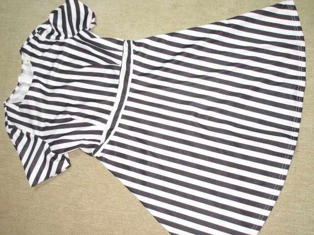 ストライプ模様*半袖フレアワンピース(モノトーン)個性的 < 女性ファッション  ストライプ模様*半袖フレアワンピース(モノトーン)個性的  < 女性ファッションの