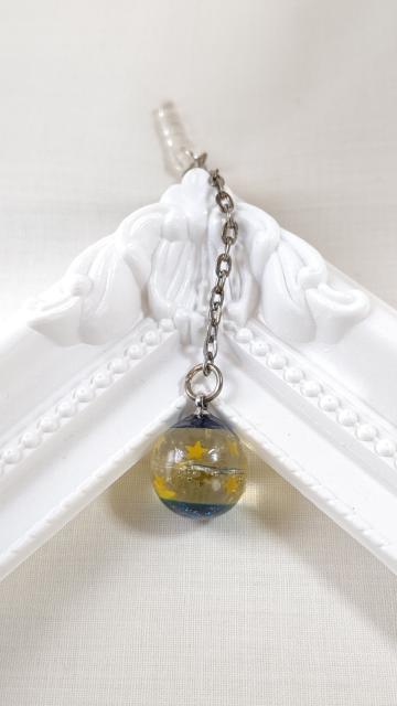 星が輝く水色の球体レジンのイヤホンジャック  ハンドメイド < 女性ファッション  星が輝く水色の球体レジンのイヤホンジャック  ハンドメイド < 女性ファッションの