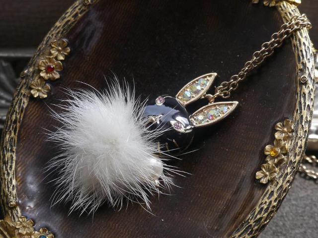 新品 ゴスロリ姫系 アンティーク調可愛いウサギさんネックレス < 女性アクセサリー/時計  新品 ゴスロリ姫系 アンティーク調可愛いウサギさんネックレス < 女性アクセサリー/時計の