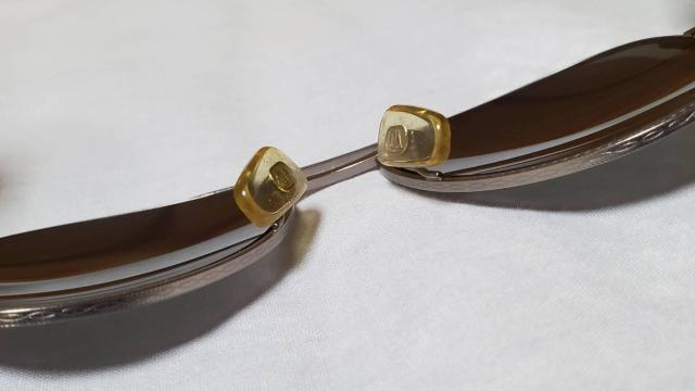 正規レア アルマーニ イーグルコンビロゴ ティアドロップ メタルサングラス 黒系 ゴシック アイウェア 男女兼用 < ブランド  正規レア アルマーニ イーグルコンビロゴ ティアドロップ メタルサングラス 黒系 ゴシック アイウェア 男女兼用 < ブランドの