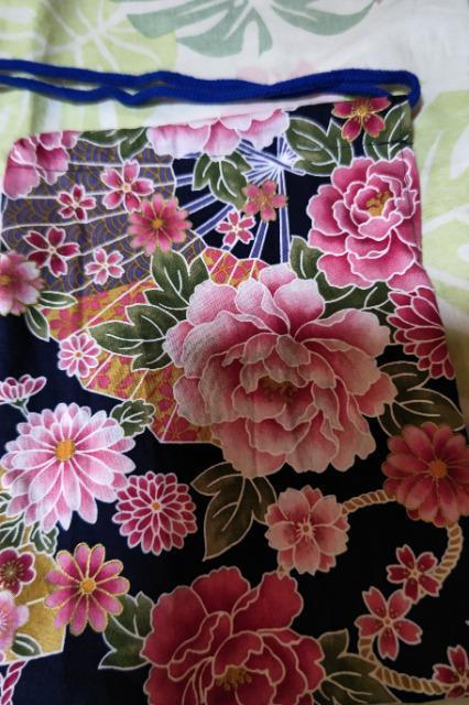 ★処分品★紺×牡丹大扇子和柄ナナメ掛巾着袋 < キッズ/ベビー  ★処分品★紺×牡丹大扇子和柄ナナメ掛巾着袋  < キッズ/ベビーの