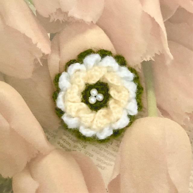 ハンドメイド♪かぎ針編み お花モチーフのブローチ < 女性ファッション  ハンドメイド♪かぎ針編み お花モチーフのブローチ  < 女性ファッションの