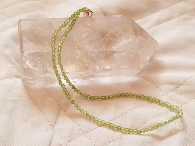 Hand Made ペリドットネックレス 綺麗な若草色 < 女性アクセサリー/時計  Hand Made ペリドットネックレス 綺麗な若草色 < 女性アクセサリー/時計の
