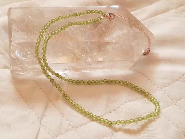 Hand Made ペリドットネックレス 綺麗な若草色 < 女性アクセサリー/時計  Hand Made ペリドットネックレス 綺麗な若草色 < 女性アクセサリー/時計の