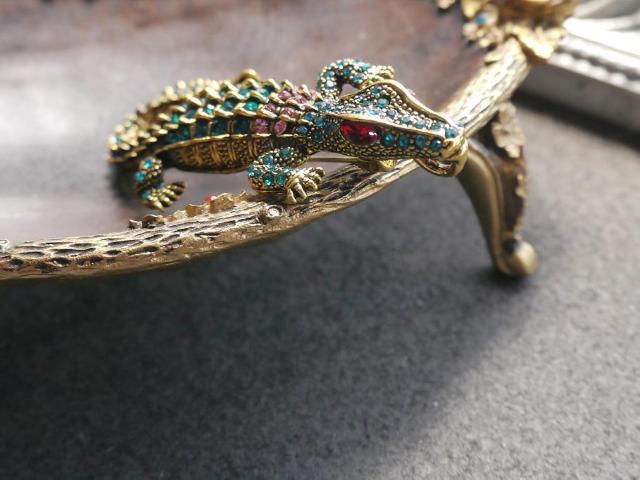 新品アンティーク調ワニ鰐さんストーンブローチ ペンダントトップにも < 女性アクセサリー/時計 新品アンティーク調ワニ鰐さんストーンブローチ ペンダントトップにも < 女性アクセサリー/時計の