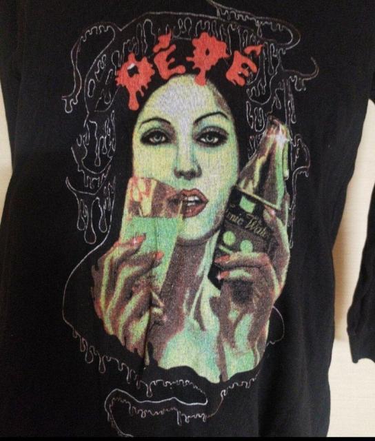 エマ・マフィーユ・パリ 黒長袖フィットTシャツ メタリックグリーン衿リメイク < 女性ファッション  エマ・マフィーユ・パリ 黒長袖フィットTシャツ メタリックグリーン衿リメイク  < 女性ファッションの