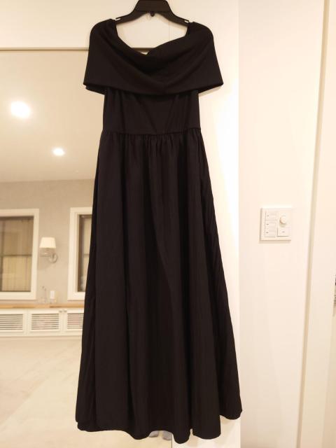 SHEIN 黒ロングワンピース 肩出し Мサイズ < 女性ファッション  SHEIN 黒ロングワンピース 肩出し Мサイズ < 女性ファッションの