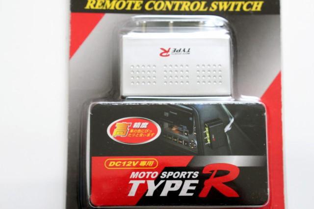 トグルスイッチ 3連 12V シルバー 銀色 シガーソケット < 自動車/バイク トグルスイッチ 3連 12V シルバー 銀色 シガーソケット < 自動車/バイク