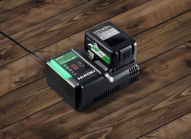 HiKOKI(ハイコーキ) 急速充電器  14.4V~18V対応 USB充電端子付 < ペット/手芸/園芸  HiKOKI(ハイコーキ) 急速充電器  14.4V~18V対応 USB充電端子付 < ペット/手芸/園芸の