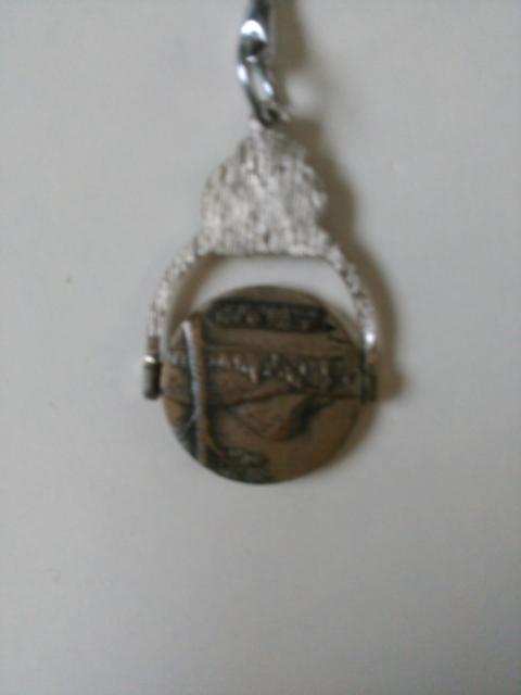 ☆中古品 キーホルダー 大きさ約3p  < 男性ファッション  ☆中古品 キーホルダー 大きさ約3p  < 男性ファッションの