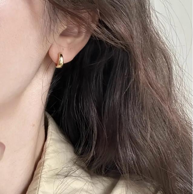 女性向け シック スタイリッシュ 小さいフープイヤリング ペア アレルギー防止 ゴールデン素材 ニッケル不使用 ゴールド < 女性アクセサリー/時計  女性向け シック スタイリッシュ 小さいフープイヤリング ペア アレルギー防止 ゴールデン素材 ニッケル不使用 ゴールド < 女性アクセサリー/時計の