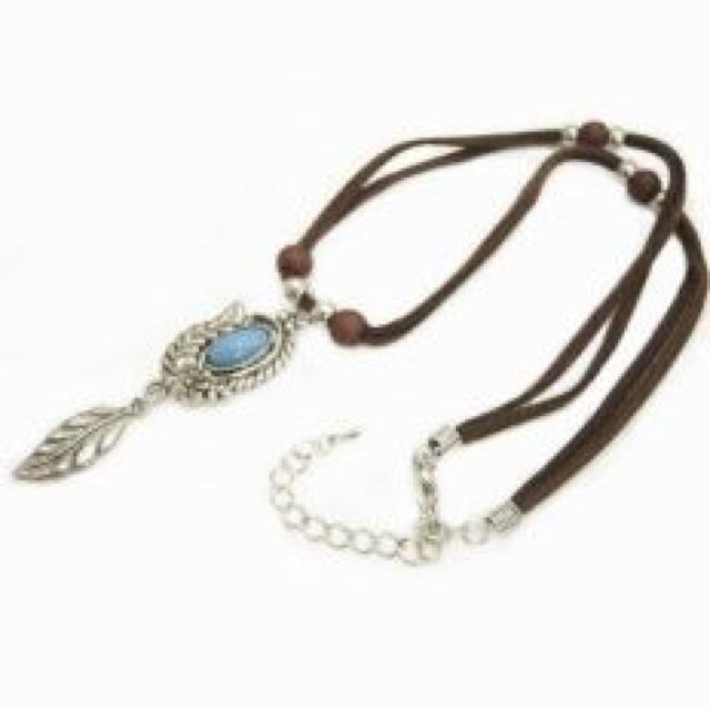合成皮革♪サーフ.ワイルド.ネイティブ系 ターコイズリーフ&フェザーネックレスチョーカー < 男性アクセサリー/時計 合成皮革♪サーフ.ワイルド.ネイティブ系 ターコイズリーフ&フェザーネックレスチョーカー < 男性アクセサリー/時計の