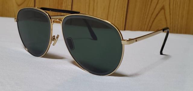 正規レア ジミーチュウ アビエーター ティアドロップサングラス 黒系×メタリックゴールド スター アイウェア < ブランド 正規レア ジミーチュウ アビエーター ティアドロップサングラス 黒系×メタリックゴールド スター アイウェア < ブランドの