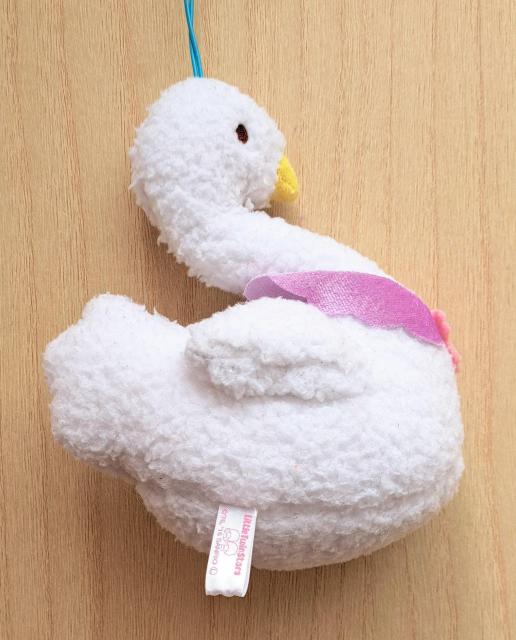 NiziU MAYA }@L[z_[@p[v  ^gObY 