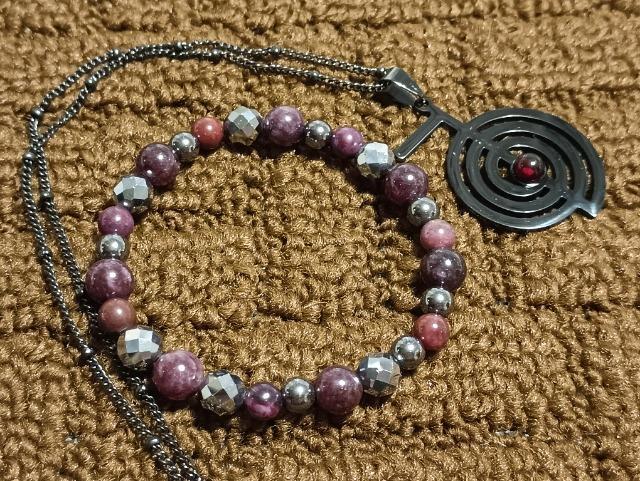 �p���[�̌����i�ɂāB��_����ł��B�u�G�l���M�[�o�����X�𐮂��ėǂ��������Ăэ��ށB�v�l�b�N���X�ƃu���X�ł��B �� �����A�N�Z�T���[/���v�� 