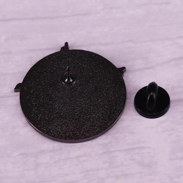 新品 ブレア・ウィッチ・プロジェクト ピンブローチ < 男性アクセサリー/時計  新品 ブレア・ウィッチ・プロジェクト ピンブローチ < 男性アクセサリー/時計の