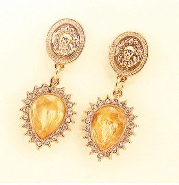 新品FOREVER21 アンティーク調ライオンモチーフストーンピアス < ブランド 新品FOREVER21 アンティーク調ライオンモチーフストーンピアス < ブランドの