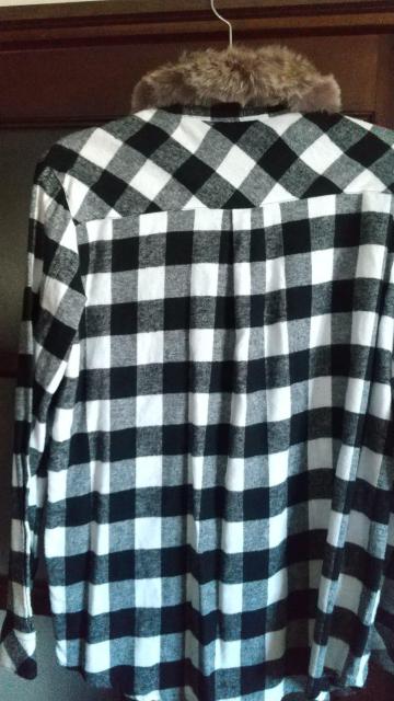 Mサイズ!暖か起毛!襟回りファー付き!女性感UP!長袖シャツ!新品!アウトレット品! < 女性ファッション  Mサイズ!暖か起毛!襟回りファー付き!女性感UP!長袖シャツ!新品!アウトレット品! < 女性ファッションの