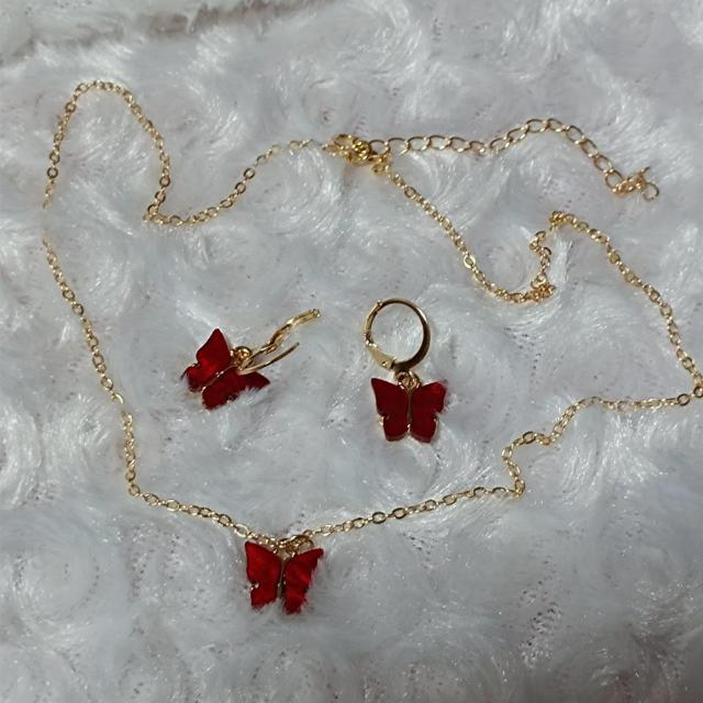 新品★バタフライピアスとネックレスセット/赤 < 女性アクセサリー/時計  新品★バタフライピアスとネックレスセット/赤  < 女性アクセサリー/時計の