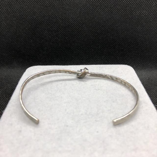 即決 結び ブレスレット シルバーカラー < 女性アクセサリー/時計 即決 結び ブレスレット シルバーカラー < 女性アクセサリー/時計の