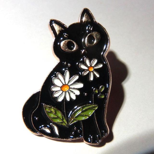 黒猫 クロネコ ネコ ねこ キャット 花柄 ピンバッジ バッジ ピンズ ラペルピン ブローチ < 女性アクセサリー/時計  黒猫 クロネコ ネコ ねこ キャット 花柄 ピンバッジ バッジ ピンズ ラペルピン ブローチ < 女性アクセサリー/時計の