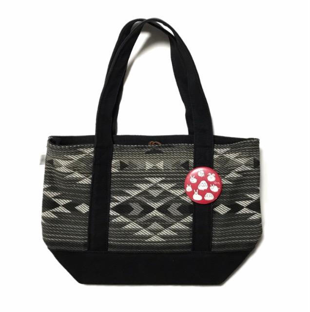 フェリシモ.白うさぎの赤缶バッジ◎新品 < 女性アクセサリー/時計 フェリシモ.白うさぎの赤缶バッジ◎新品 < 女性アクセサリー/時計の