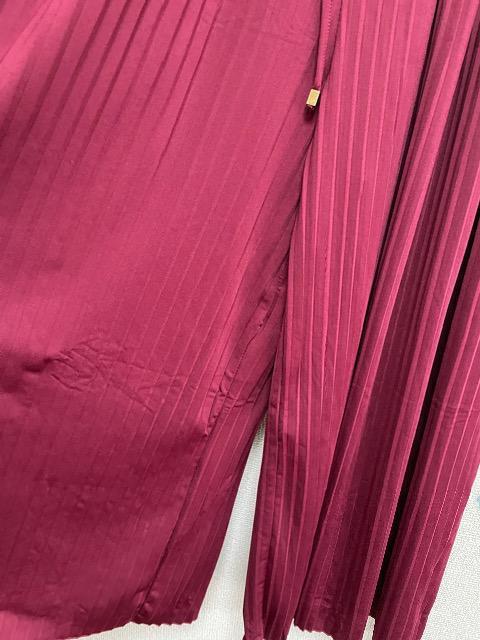 新品未使用★裏起毛さらっと生地ウエストゴム幅広パンツ < 女性ファッション  新品未使用★裏起毛さらっと生地ウエストゴム幅広パンツ < 女性ファッションの