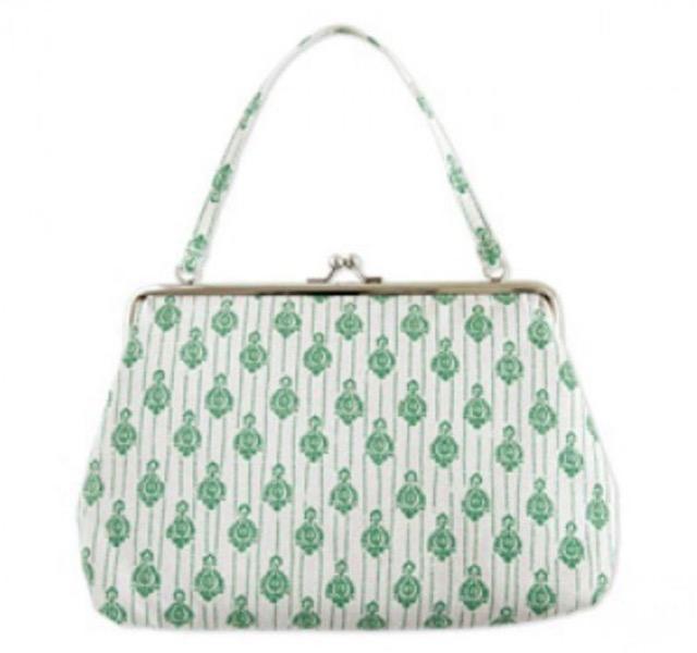 �����l���G���t�^���A�f���[�g���X�e�X�����Y�B�[�������o�����n���h�o�b�O 