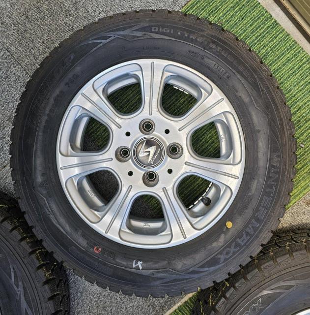 Strategyアルミホイール 13インチ 5J +35 4H 100 DUNLOP WINTER MAXX WM01 155/ < 自動車/バイク Strategyアルミホイール 13インチ 5J +35 4H 100 DUNLOP WINTER MAXX WM01 155/ < 自動車/バイク