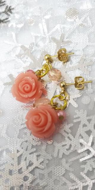 *.゜。:+*.゜練り珊瑚薔薇とビーズのピアス。:+*.゜。:+*.゜ < 女性アクセサリー/時計 *.゜。:+*.゜練り珊瑚薔薇とビーズのピアス。:+*.゜。:+*.゜ < 女性アクセサリー/時計の