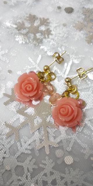 *.゜。:+*.゜練り珊瑚薔薇とビーズのピアス。:+*.゜。:+*.゜ < 女性アクセサリー/時計 *.゜。:+*.゜練り珊瑚薔薇とビーズのピアス。:+*.゜。:+*.゜ < 女性アクセサリー/時計の
