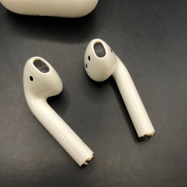 即決 Apple アップル AirPods 第二世代 ワイヤレスイヤホン < 家電/AV 即決 Apple アップル AirPods 第二世代 ワイヤレスイヤホン < 家電/AVの