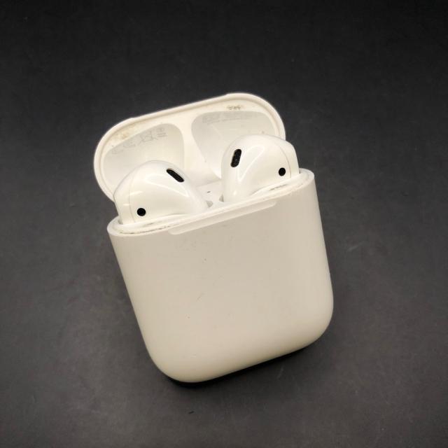 即決 Apple アップル AirPods 第二世代 ワイヤレスイヤホン < 家電/AV 即決 Apple アップル AirPods 第二世代 ワイヤレスイヤホン < 家電/AVの