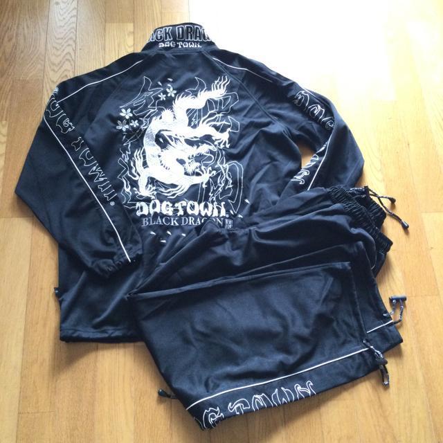 希少 総刺繍 DOG TOWN ドッグタウン 黒龍 上下 セットアップ H7 < 男性ファッション 希少 総刺繍 DOG TOWN ドッグタウン 黒龍 上下 セットアップ H7 < 男性ファッションの