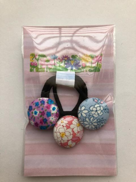 ハンドメイド ヘアゴム くるみボタンセット プレゼント♪ < 女性ファッション  ハンドメイド ヘアゴム くるみボタンセット プレゼント♪ < 女性ファッションの
