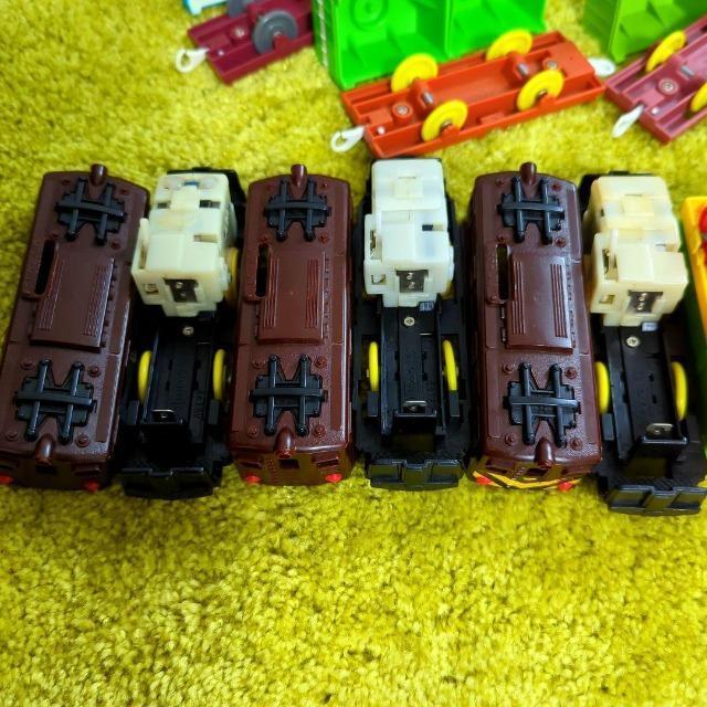 プラレール/EF15電気機関車/EF59先頭車/7000形コンテナ2両箱有/日本製コンテナ/冷蔵コンテナ/家畜車/日本製 < ホビー  プラレール/EF15電気機関車/EF59先頭車/7000形コンテナ2両箱有/日本製コンテナ/冷蔵コンテナ/家畜車/日本製 < ホビーの