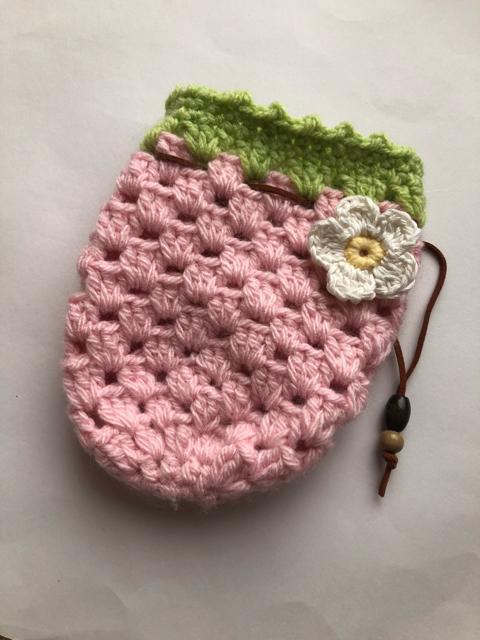 ハンドメイド ポーチ あまあまピンクのいちごのポーチ 毛糸 < 女性ファッション  ハンドメイド ポーチ あまあまピンクのいちごのポーチ 毛糸 < 女性ファッションの